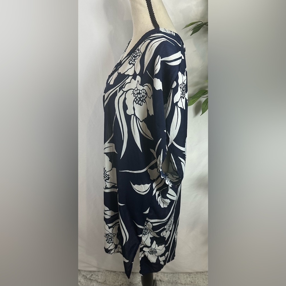 Kona Sol Navy and White Floral Swim Coverup 🌴☀️ - Picture 3 of 9